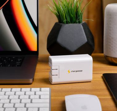 Zeus 280W vs Anker Prime 250W: Which One Runs Two Laptops?