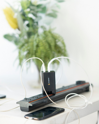 Omega 200W GaN Charger — charging a iPhone — Chargeasap