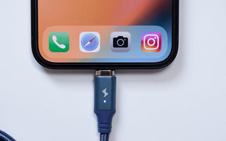 phone charging on magnetic phone charger