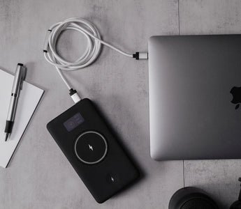 How to Keep Your Laptop Charged During Long Travel Days