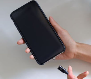 phone with magnetic connector