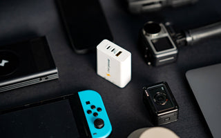 Minimalist Frequent-Flyer Charging: 3-Item Kit for Phone, Laptop, Watch