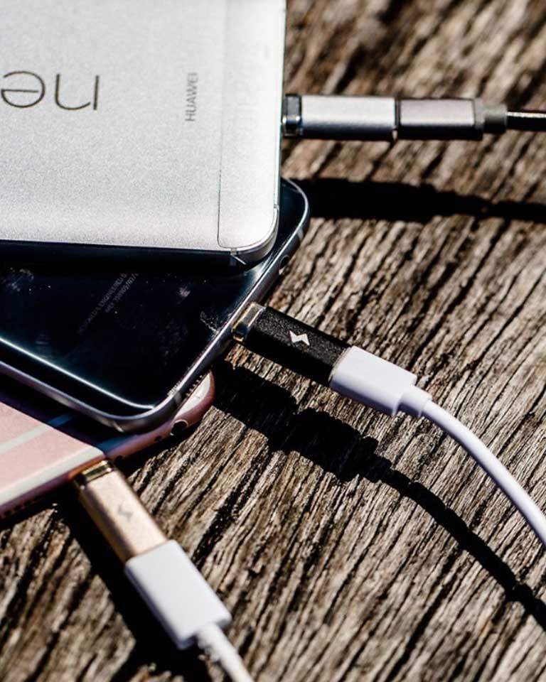 Chargeasap Magnetic X-Connect adapter that converts your USB cable including, Apple (Lightning) or Android (Micro USB or USB C) into a universal magnetic cable compatible with all modern mobile devices. Attached to Huawei, iPhone, Samsun mobile devices