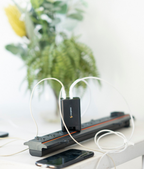 Omega 200W GaN Charger — charging a iPhone — Chargeasap